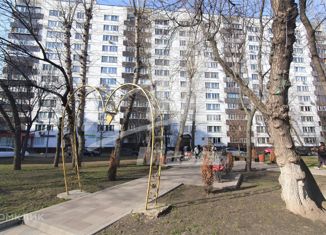 Продаю 2-комнатную квартиру, 52 м2, Москва, улица Юных Ленинцев, 37, метро Волжская