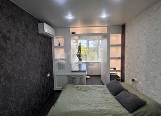Продам двухкомнатную квартиру, 47 м2, Новосибирск, улица Шмидта, 1, метро Золотая Нива