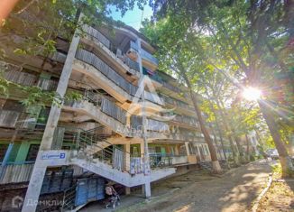 Продаю 1-комнатную квартиру, 33 м2, Алушта, Судакская улица, 2