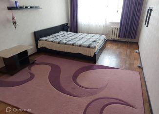 Сдам в аренду 2-комнатную квартиру, 70 м2, Дзержинск, улица Петрищева, 4А