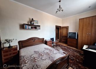 Продажа трехкомнатной квартиры, 76 м2, поселок городского типа Новофёдоровка, улица Сердюкова, 6
