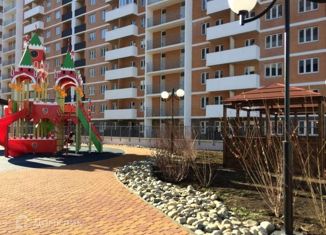 Продаю двухкомнатную квартиру, 58 м2, Краснодар, улица Григория Пономаренко, 45, улица Григория Пономаренко