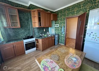 Продается трехкомнатная квартира, 72 м2, Тюменская область, улица Мира, 23