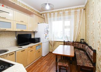 Трехкомнатная квартира на продажу, 71.5 м2, Нижневартовск, Интернациональная улица, 57
