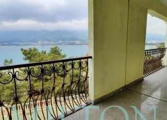 Продается пятикомнатная квартира, 300 м2, Геленджик, Революционная улица, 47к2