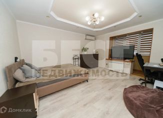 Продается трехкомнатная квартира, 72.2 м2, Астраханская область, улица Софьи Перовской, 81