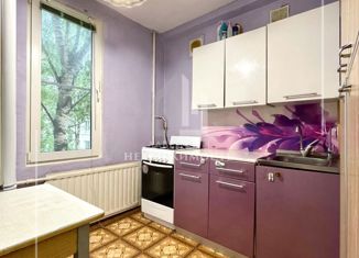 Продается четырехкомнатная квартира, 48.1 м2, Санкт-Петербург, улица Подводника Кузьмина, 32, метро Ленинский проспект