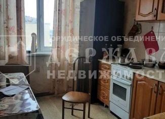 Продажа 2-комнатной квартиры, 52 м2, Кемерово, проспект Шахтёров, 93