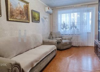 Продается 2-ком. квартира, 41 м2, Волгодонск, улица Ленина, 92