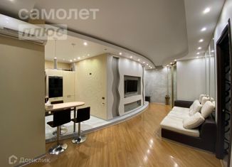 Продажа трехкомнатной квартиры, 72 м2, Владивосток, улица Ильичёва, 4