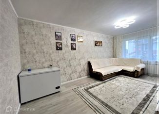 Продам 3-комнатную квартиру, 61.2 м2, Абакан, улица Кати Перекрещенко, 18