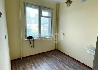 Продаю четырехкомнатную квартиру, 74 м2, Топки, улица Луначарского, 2А