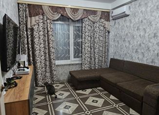 Продается однокомнатная квартира, 36.6 м2, Абинск, улица Парижской Коммуны, 1И