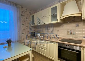 Трехкомнатная квартира в аренду, 110 м2, Санкт-Петербург, проспект Королёва, 65, муниципальный округ Коломяги