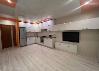 Продам 4-ком. квартиру, 81.2 м2, Чайковский, улица Азина, 15