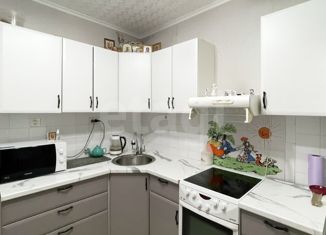 Продается трехкомнатная квартира, 64.3 м2, посёлок городского типа Белый Яр, улица Фадеева, 19