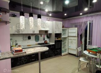 Продается 3-ком. квартира, 78 м2, Энгельс, Петровская улица, 63