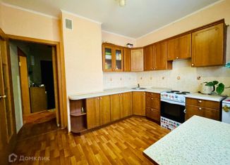 Продается 1-комнатная квартира, 37.5 м2, Курск, проспект Вячеслава Клыкова, 49