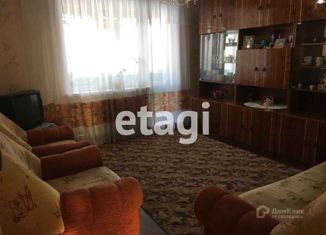 Продаю четырехкомнатную квартиру, 57 м2, Алапаевск, улица Флегонта Кабакова, 26