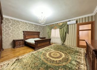 3-комнатная квартира на продажу, 136.6 м2, Нальчик, улица Тарчокова, 19, район Мей