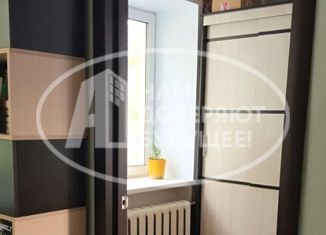 Продам двухкомнатную квартиру, 40 м2, Краснокамск, улица Чапаева, 25