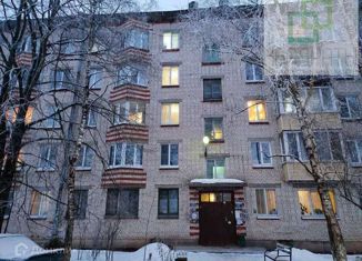 Продаю трехкомнатную квартиру, 57 м2, деревня Лаголово, Садовая улица, 2