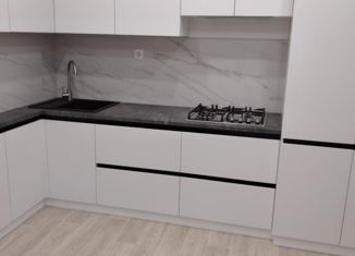 Продаю 2-ком. квартиру, 60 м2, Чебоксары, улица Академика РАН Х.М. Миначева, 11, жилой район Северо-Западный