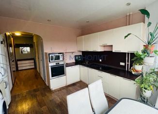 Продам трехкомнатную квартиру, 76 м2, Москва, улица Маршала Савицкого, 30, улица Маршала Савицкого