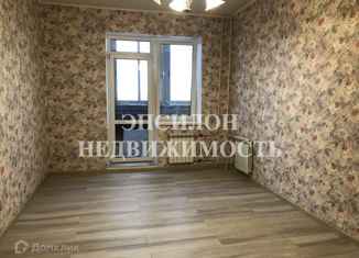 Продам 1-комнатную квартиру, 50 м2, Курск, проспект Вячеслава Клыкова, 92