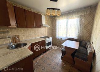 Продажа 2-комнатной квартиры, 52.2 м2, Челябинск, улица Мамина, 3А