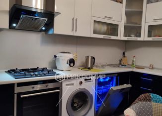 Сдам в аренду 2-ком. квартиру, 55 м2, Брянск, улица Кольцова, 15, Володарский район