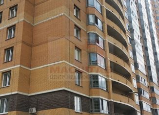 Продается 2-ком. квартира, 57 м2, Мурино, Охтинская аллея, 10, ЖК Мой Город