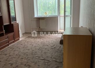 Продается 2-комнатная квартира, 43 м2, село Белогорье, Заводская улица, 3