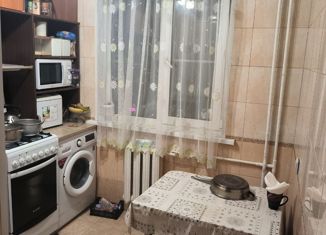 Продается двухкомнатная квартира, 43.9 м2, Луга, проспект Кирова, 91