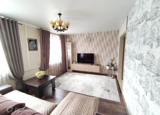 Четырехкомнатная квартира на продажу, 83 м2, станица Брюховецкая, улица Олега Кошевого, 111А