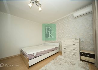 Продажа 2-ком. квартиры, 56 м2, Севастополь, улица Генерала Мельника, 15