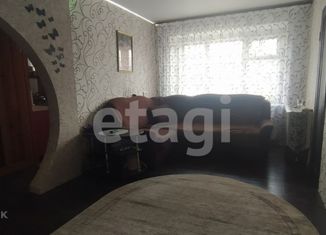Продаю 3-ком. квартиру, 42.1 м2, Фокино, улица Калинина, 3