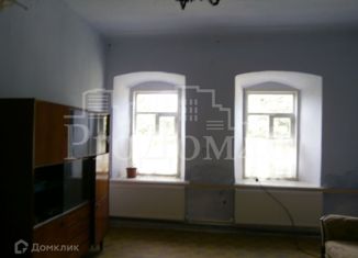 Продается трехкомнатная квартира, 61 м2, Темрюк, Октябрьская улица, 5А