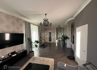 Трехкомнатная квартира в аренду, 120 м2, Хабаровск, улица Дикопольцева, 26