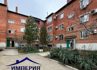 Продам 3-комнатную квартиру, 60 м2, Новокубанск, улица Тимирязева, 66Б