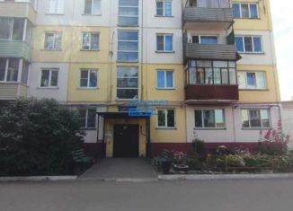 Продажа 3-ком. квартиры, 48.9 м2, Бийск, улица Петра Мерлина, 13