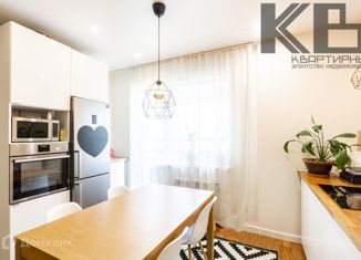 Продаю 2-комнатную квартиру, 62 м2, Новосибирск, улица Лескова, 31, метро Октябрьская