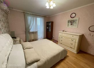 Сдам четырехкомнатную квартиру, 96 м2, Севастополь, улица Ефремова, 24, Гагаринский район