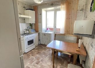 Продается пятикомнатная квартира, 98.2 м2, Березники, Набережная улица, 21