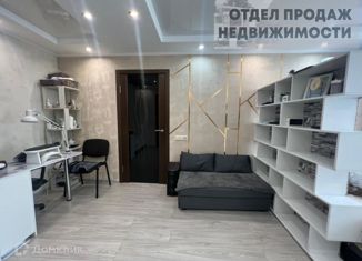 Продается 2-ком. квартира, 50 м2, Крымск, Коммунистическая улица, 38