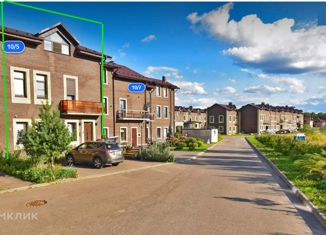 Продаю таунхаус, 130 м2, деревня Красное, Каштановая улица, 10/5