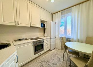 Продам 3-ком. квартиру, 65 м2, Тюмень, Профсоюзная улица, 32