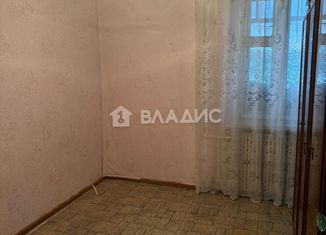 Продается трехкомнатная квартира, 61 м2, Волгоградская область, улица Водников, 12А