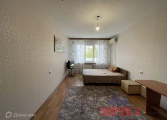 Сдается 1-ком. квартира, 37 м2, Крымск, Октябрьская улица, 37