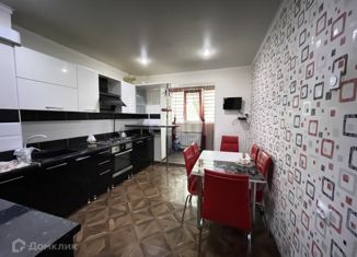 Продается 3-комнатная квартира, 64 м2, Карачаево-Черкесия, улица Карла Маркса, 101